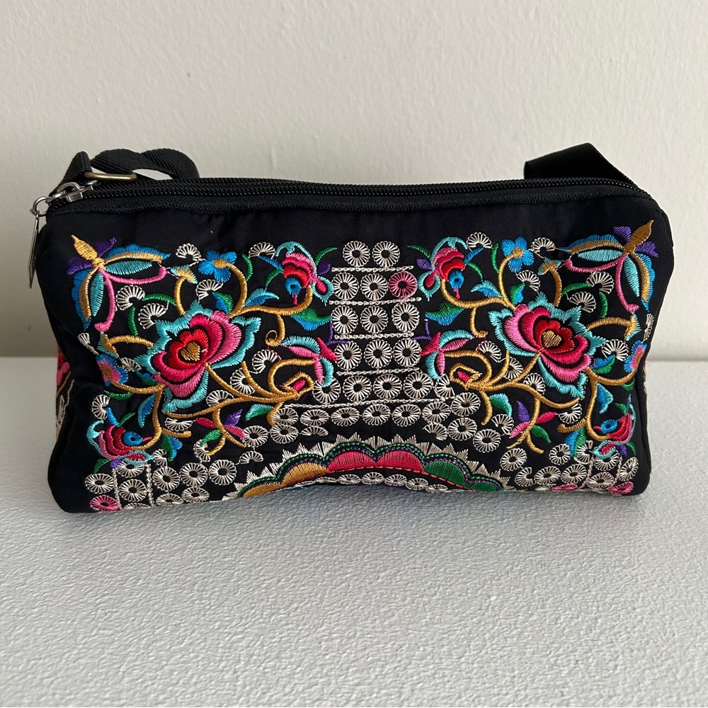 Hmong Women's Vintage Handbag, Hippie Style Crossbody Bag, Ethnic, Embroidered - Picture 6 of 7